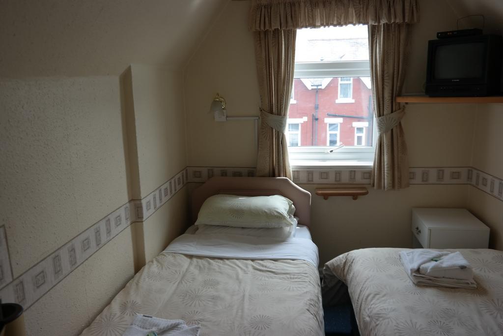 Olivers Strickley Over 35 Years Only Blackpool Room photo